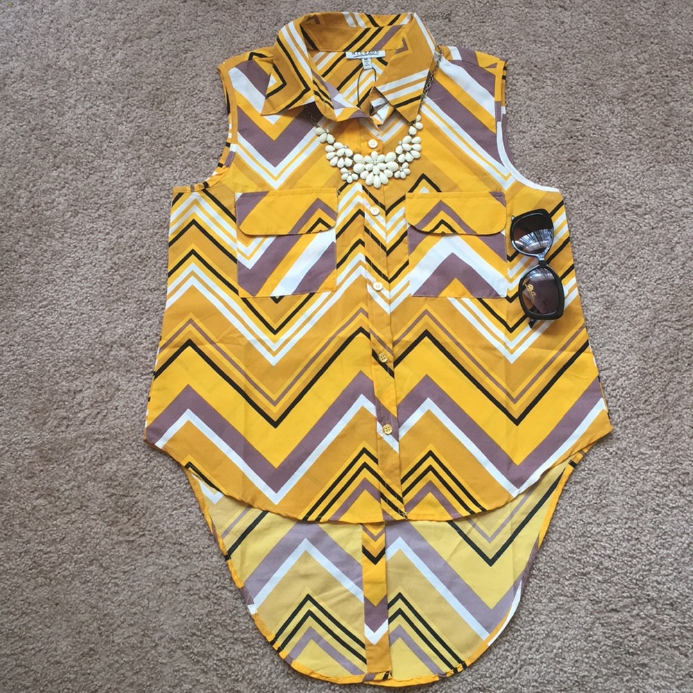 Back Button Blouse - Picture 5 of 7